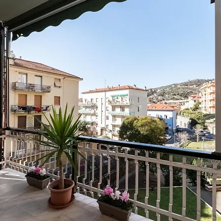 Apartment -quadrilocale In Centro-vicino *