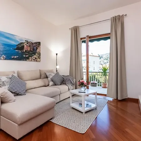 Apartment -quadrilocale In Centro-vicino Varazze