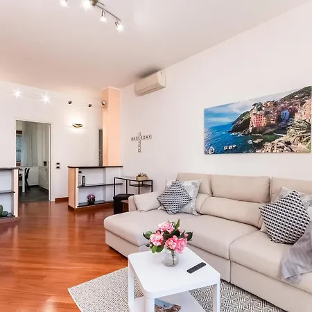 Apartment -quadrilocale In Centro-vicino