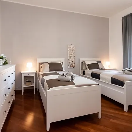 Διαμέρισμα -quadrilocale In Centro-vicino