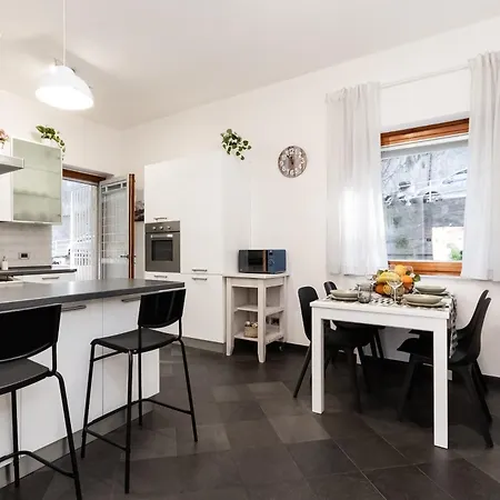 Apartment -quadrilocale In Centro-vicino *