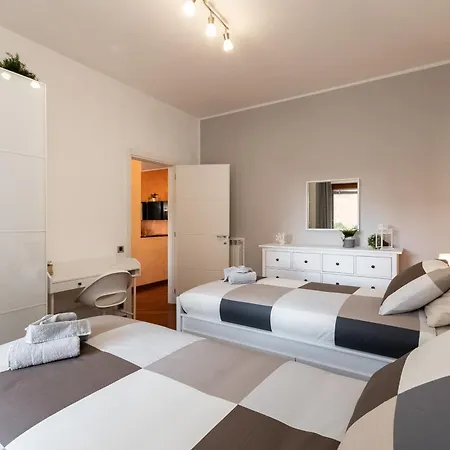 Apartment -quadrilocale In Centro-vicino *