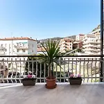 Daire -quadrilocale In Centro-vicino Varazze