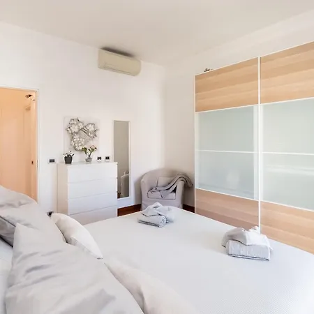 Apartament -quadrilocale In Centro-vicino