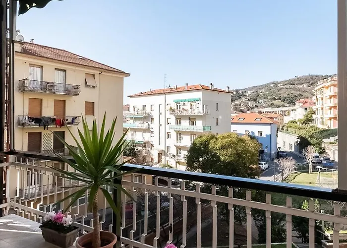 Διαμέρισμα -quadrilocale In Centro-vicino *