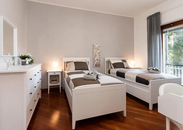 Appartement -quadrilocale In Centro-vicino