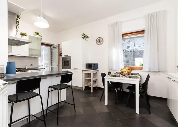 Appartement -quadrilocale In Centro-vicino *