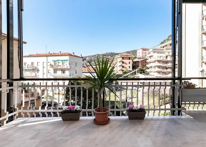 아파트 -quadrilocale In Centro-vicino 바라체