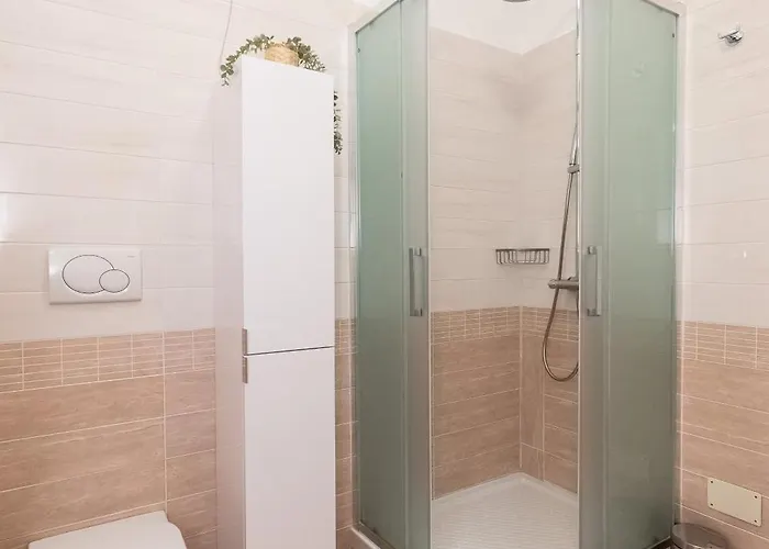 -quadrilocale In Centro-vicino 아파트