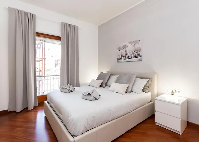 -quadrilocale In Centro-vicino 아파트 *