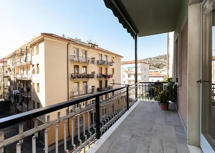 -quadrilocale In Centro-vicino Varazze