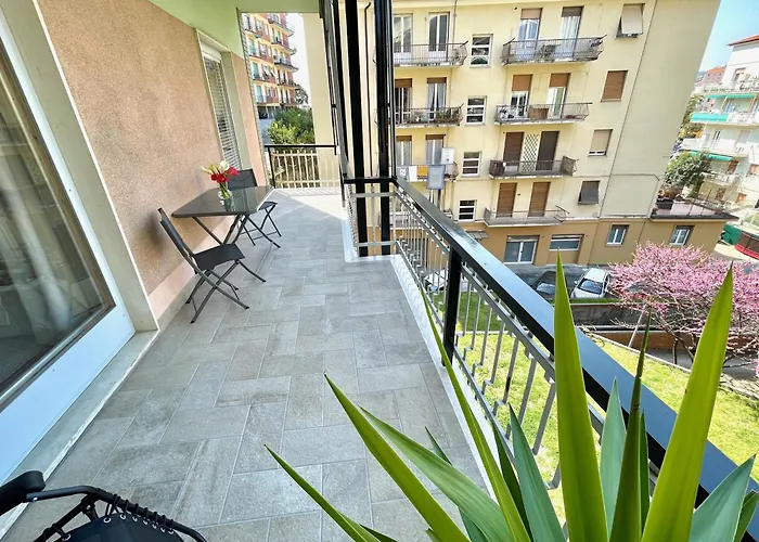 -quadrilocale In Centro-vicino Varazze